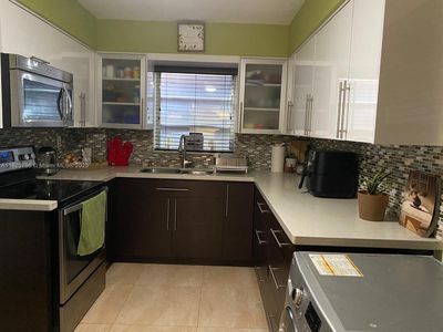 19001 NE 14th Ave APT 325, Miami, FL, 33179