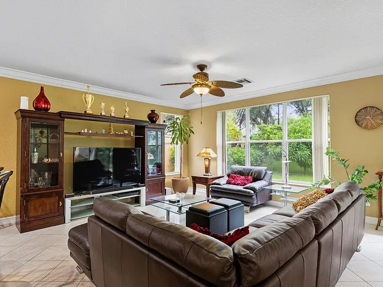 8492 Breezy Oak Way — Photo 11