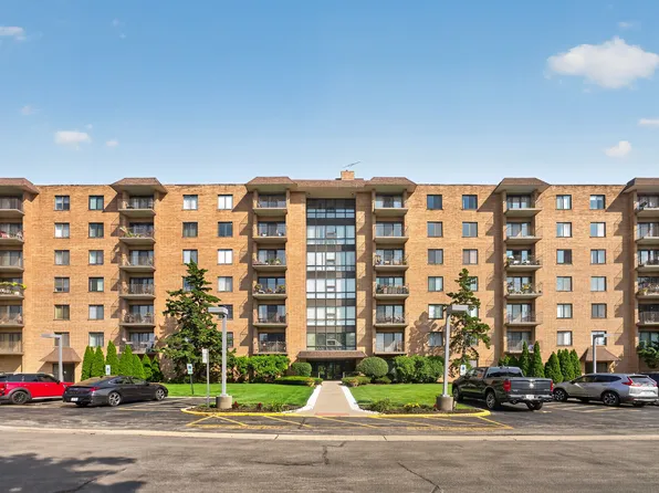 1727 W Crystal Ln Unit 611, Mount Prospect, IL 60056