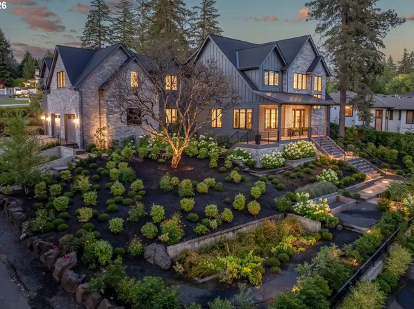 13800 Goodall Rd, Lake Oswego, OR 97034