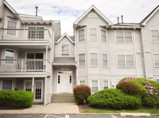 71 Boulder Run Rd, Paterson, NJ 07501