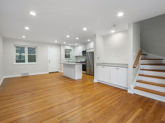 2nd image of 5481 S Cornell Ave APT B