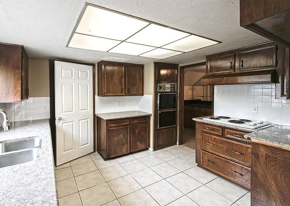 1st image of 3006 Frontier Dr