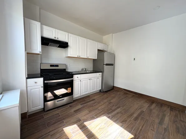 28-32 45th Street image 1 of 10
