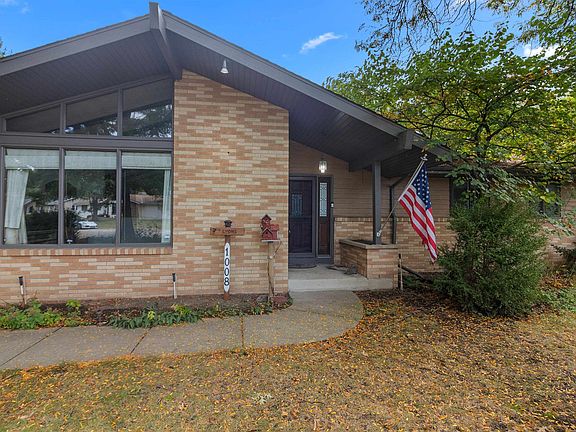 2nd image of 1008 Laramie Ln