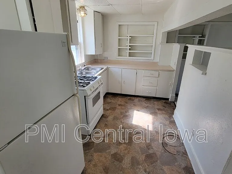 2220 E Walnut St #3 — Photo 13