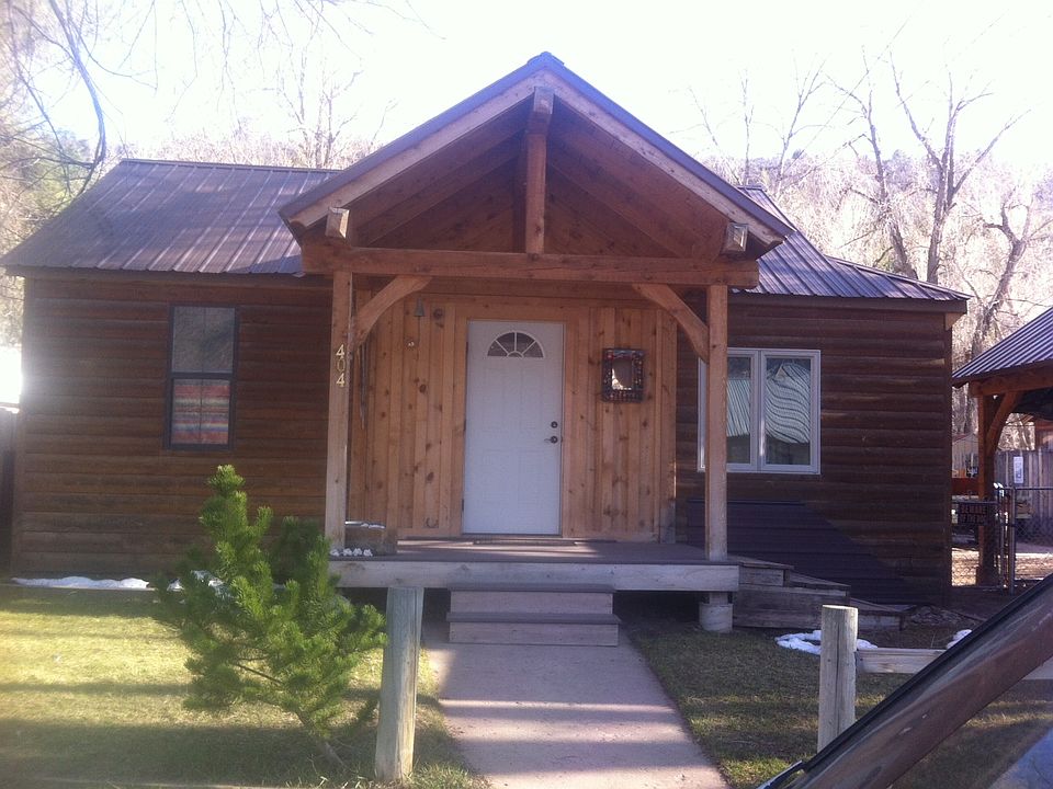 2nd image of 404 Riverside Ave
