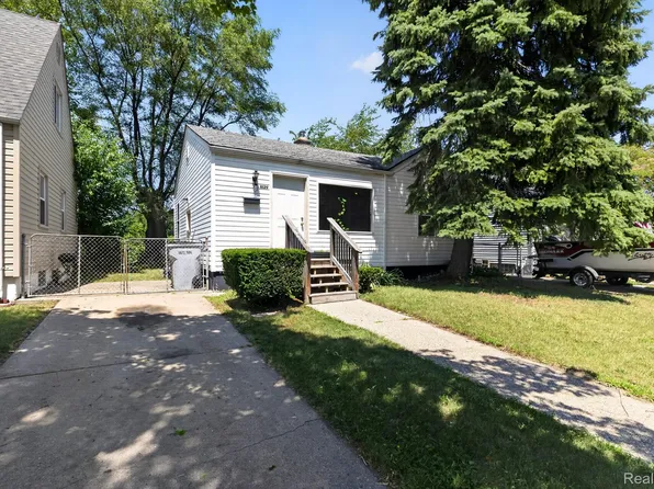 1029 E Woodruff Ave, Hazel Park, MI 48030