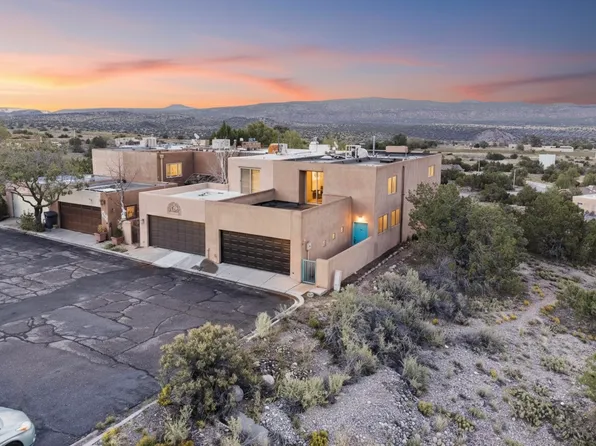 6548 Tahawash St, Cochiti Lake, NM 87083