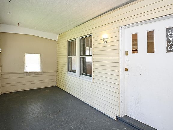 3rd image of 1422 Cedar Ave