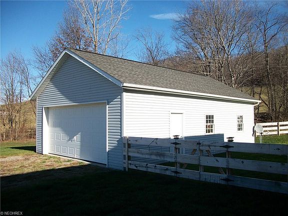 2nd image of 1899 Possum Hollow Rd SE