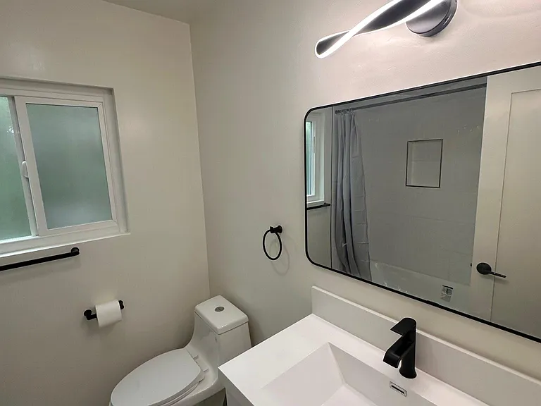 1916 Selby Ave #2 — Photo 15