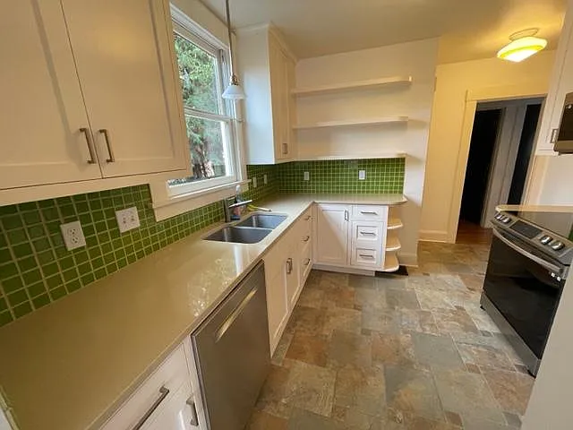 4404 NE 22nd Ave — Photo 6
