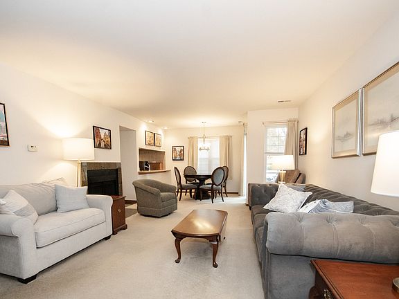 3rd image of 1744 Eastwood Ct APT 4