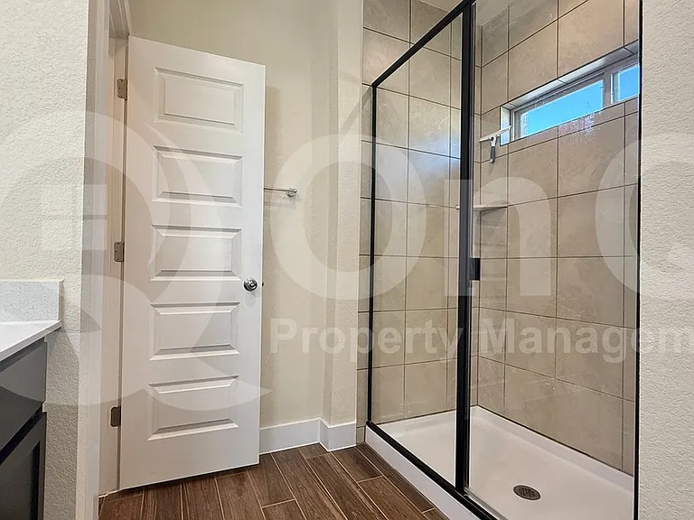 257 James Caird Dr — Photo 14