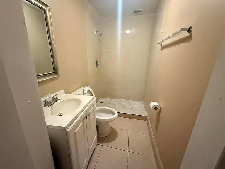 1604 Zephyr Ave — Photo 11