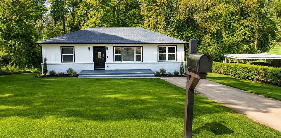 1st image of 2554 Gordon Cir SE