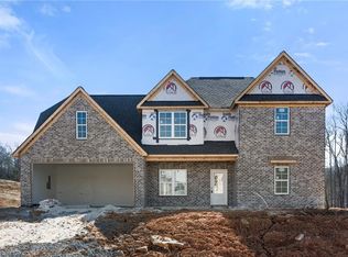 249 Enclave Dr, Clemmons, NC 27012