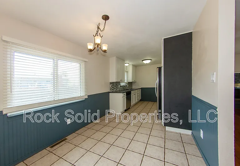7231 Bomar Dr — Photo 10