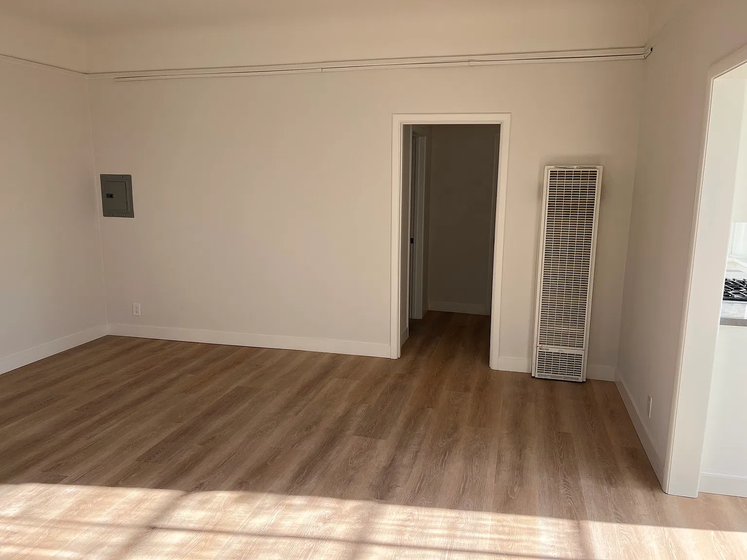 1 bed, 792 sqft, $2,750 — Photo 4