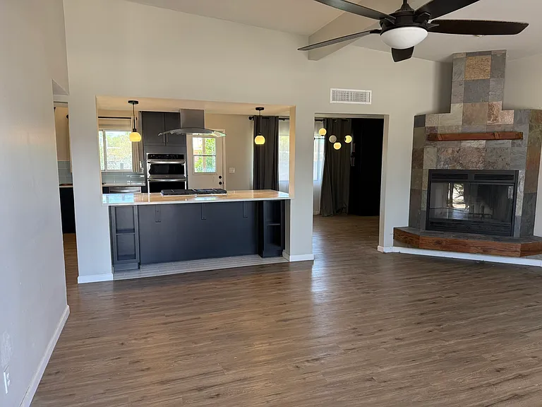 8812 E Shiloh Pl — Photo 3