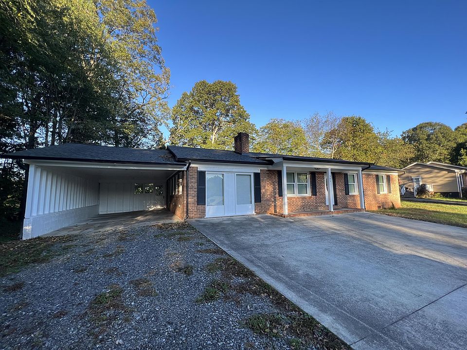 1st image of 305 N Cricket Dr