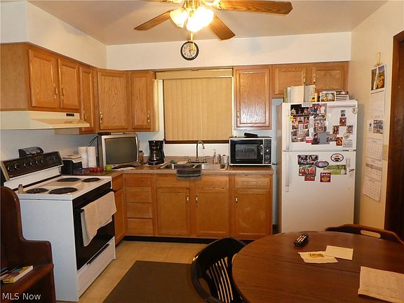 3rd image of 273-275-277 Elizabeth Dr