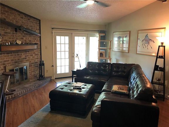 2nd image of 2114 Bowie Dr