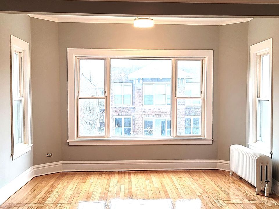 Living Room/Sun Room