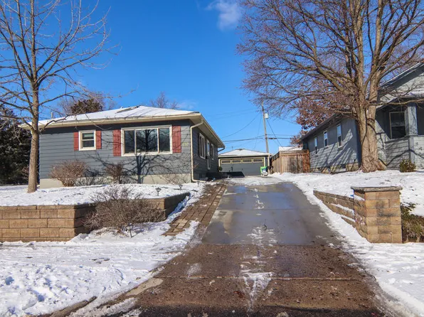 710 W Maple St, Champaign, IL 61820