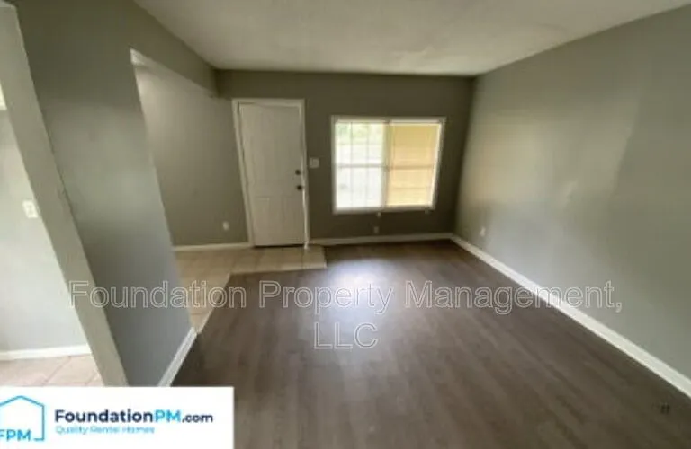 2961 Grenadier Cv — Photo 4