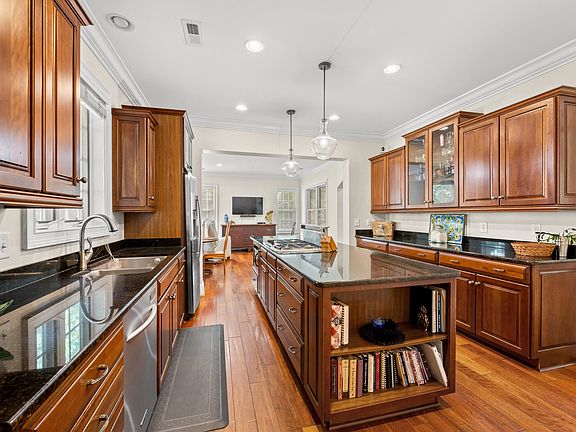 4th image of 785 River Oak Circle