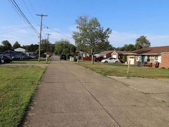 Exterior Neighborhood (street photo)