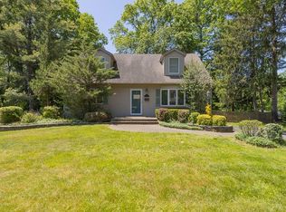 7 Robin Pl, West Nyack, NY 10994