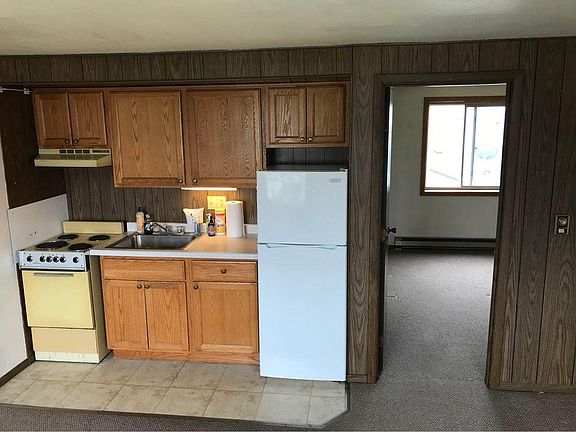 3rd image of 344 Stanley Ct APT D