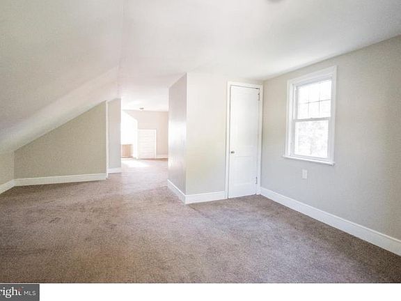 5th image of 420 Ives Ave