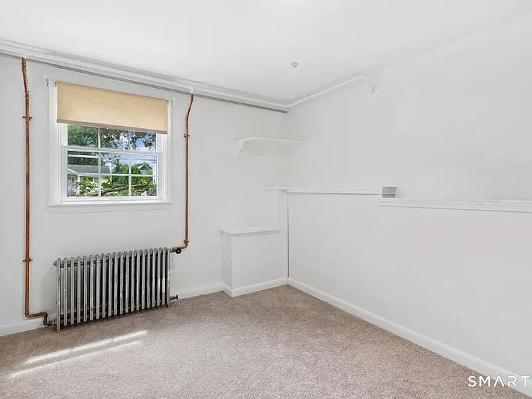 34 Davenport Dr — Photo 13