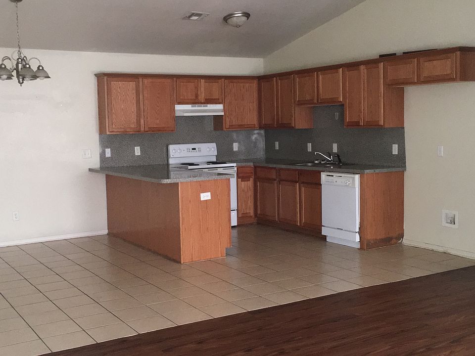 2nd image of 2429 Grapevine Dr
