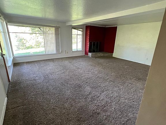 4th image of 1810 NE Wheatland Dr APT B