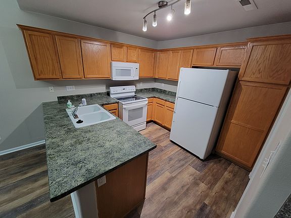 2nd image of 420 Elizabeth St