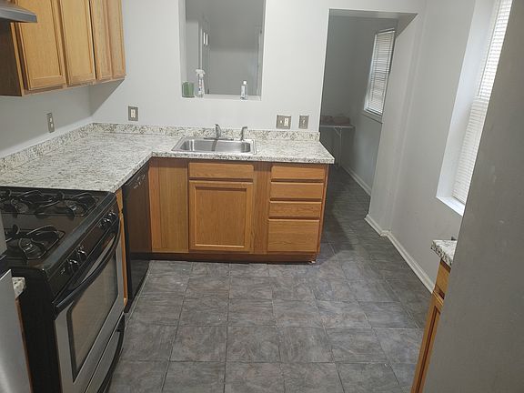 2nd image of 1211 W 6th St
