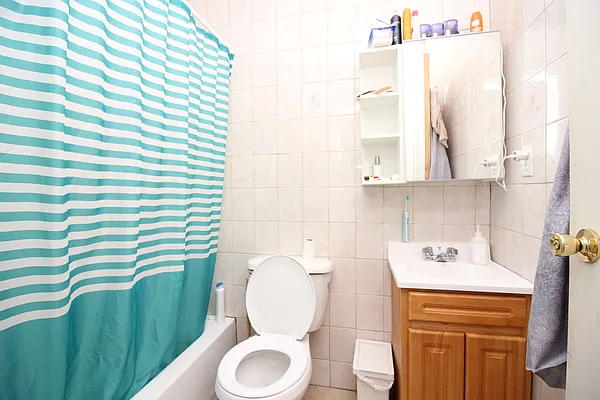 Rented by Nooklyn NYC LLC | media 26