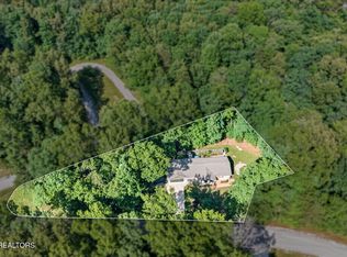 6610 Topez Dr, Crossville, TN 38572
