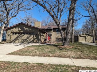 1100 15th St NE, Mason City, IA 50401