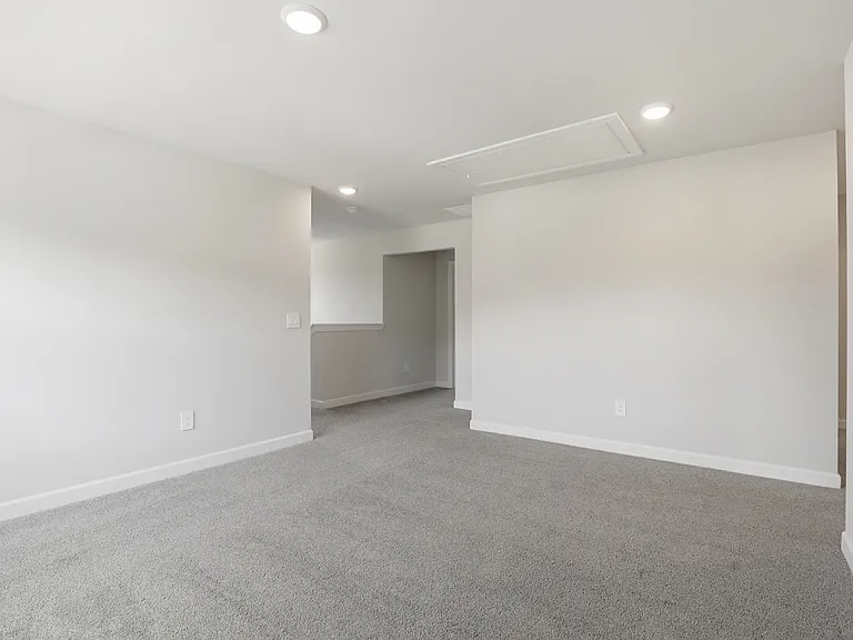 118 Martel Dr — Photo 18