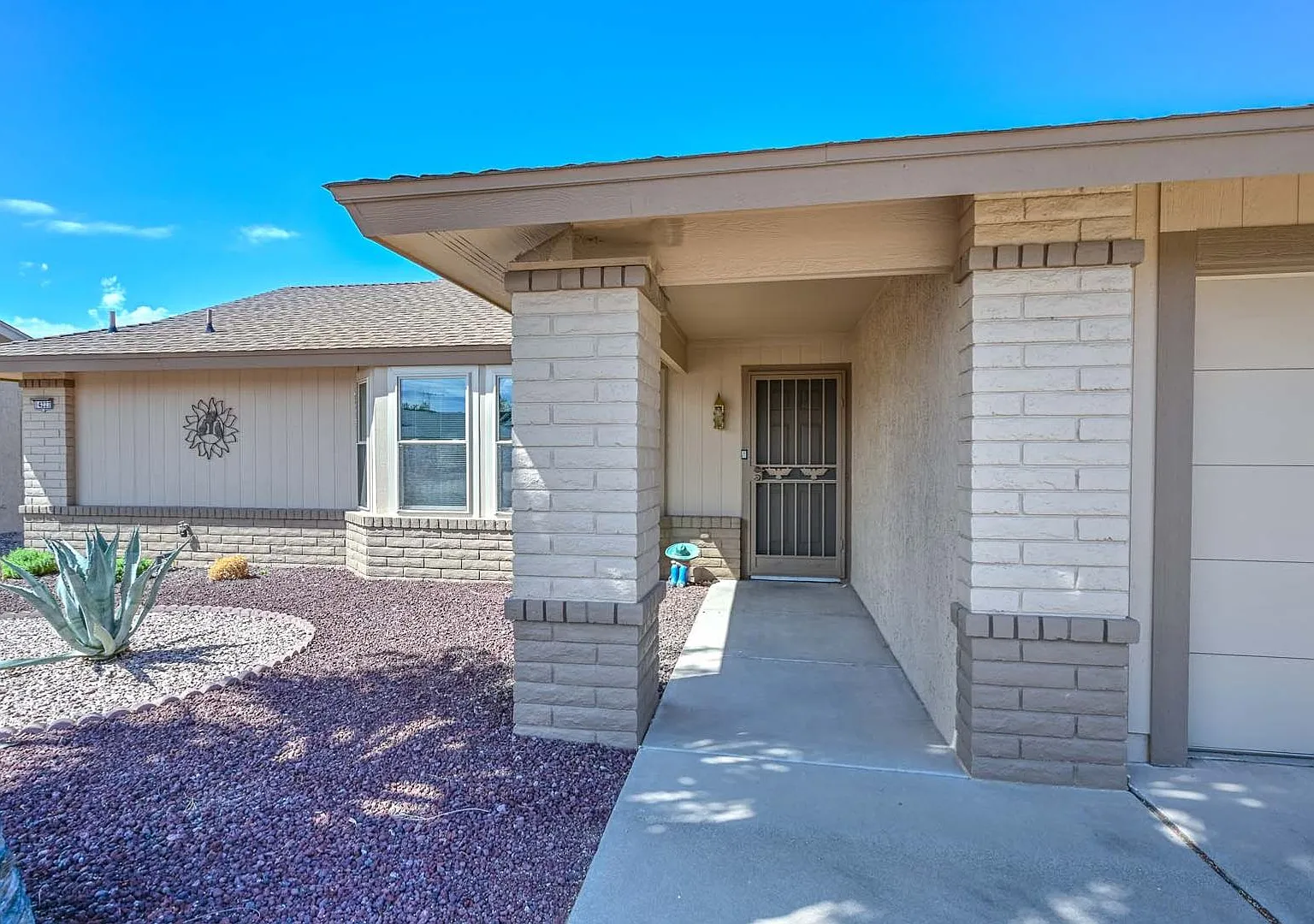 55+ Gorgeous Gem Furnished ready for Move in! — Photo 2