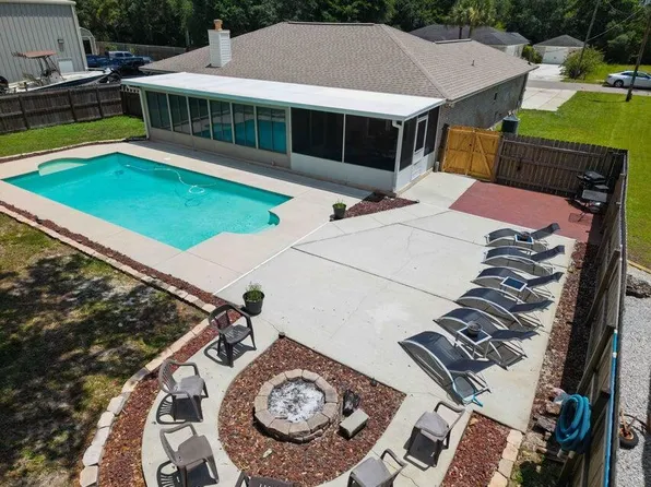 3147 Hickory St, Navarre, FL 32566