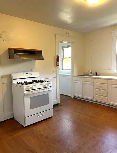 396 Whalley Ave Photo 1