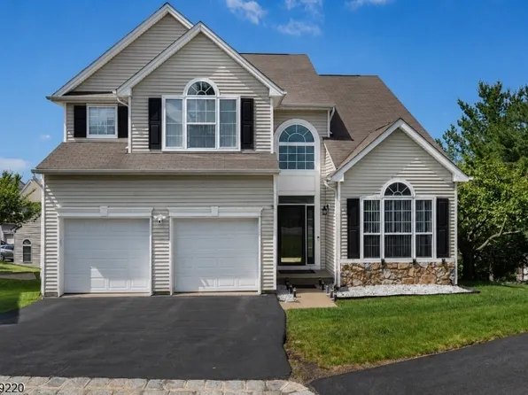 4 Skylands Blvd, Mount Olive Twp., NJ 07840