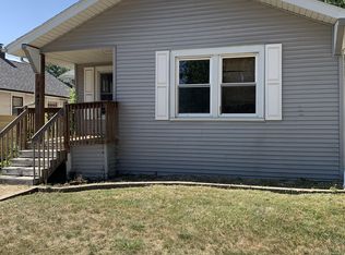 1047 17th St NE, Cedar Rapids, IA 52402